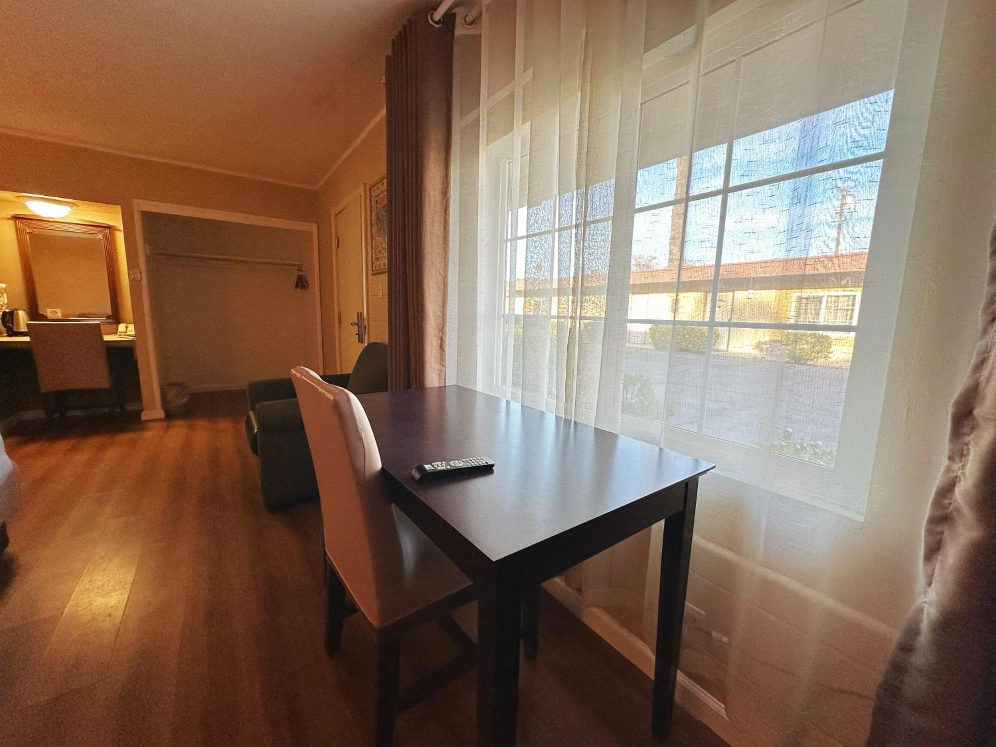 Royal Inn And Suites Hemet Dış mekan fotoğraf