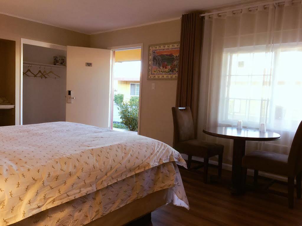 Royal Inn And Suites Hemet Dış mekan fotoğraf