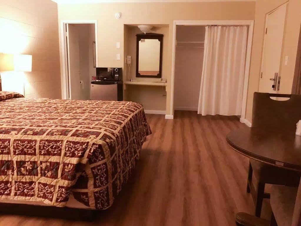Royal Inn And Suites Hemet Dış mekan fotoğraf