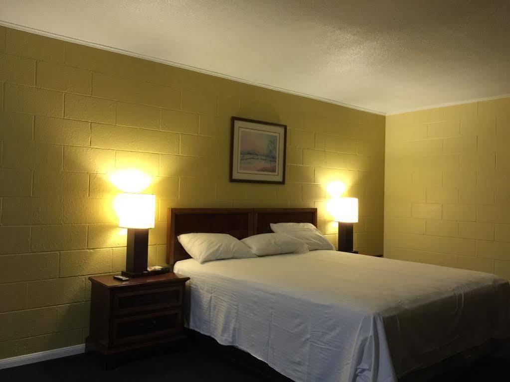Royal Inn And Suites Hemet Dış mekan fotoğraf